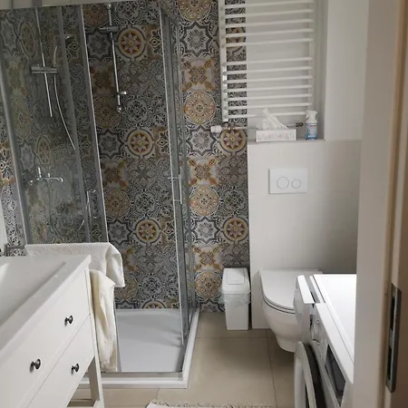 Dom Nad Jeziorem Z Prywatnym Pomostem I Linia Brzegowa 오지시